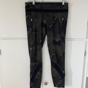 Lululemon cropped camo print leggings